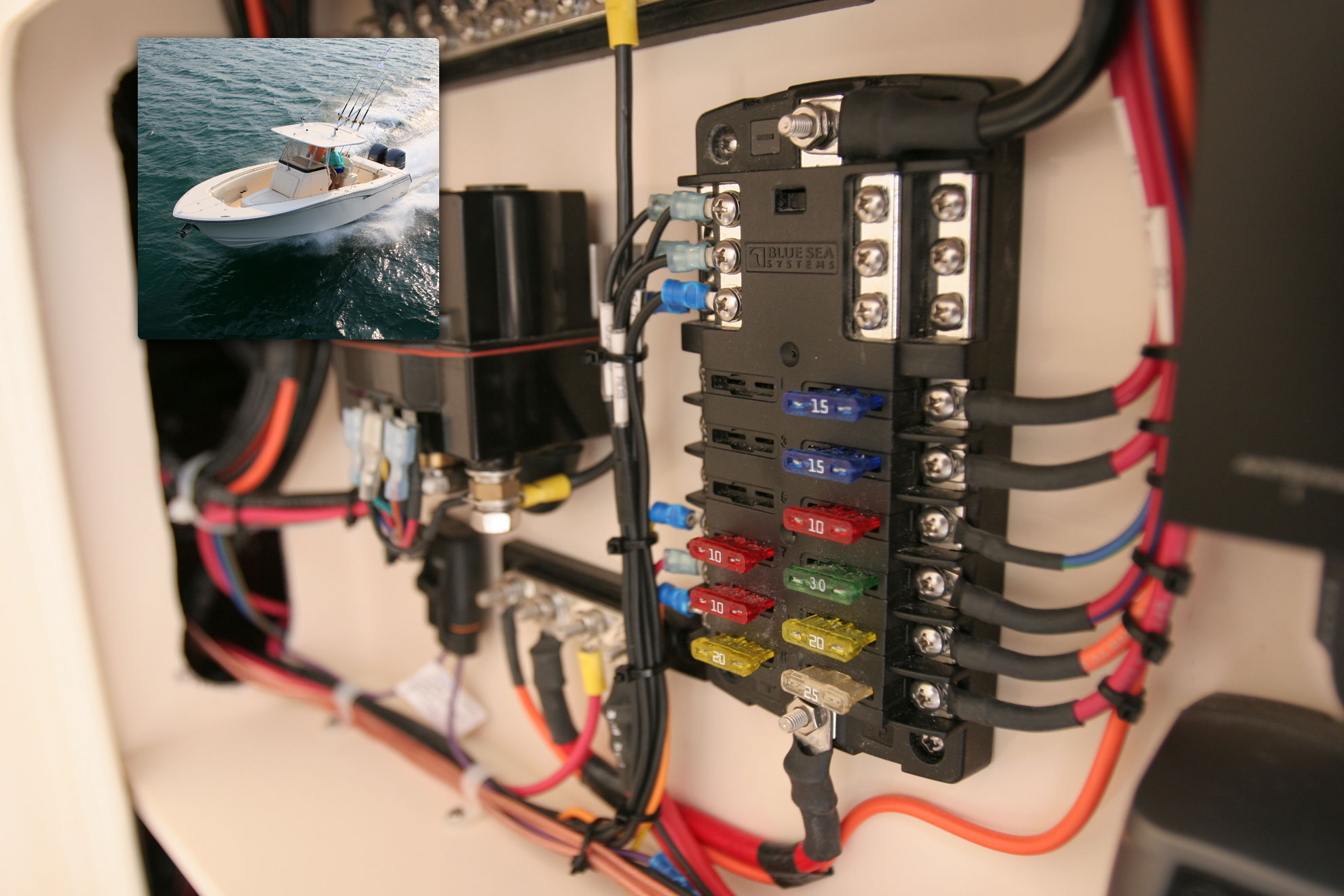 32V DC СПС/АТО/АТС терминал шина блок лезвие держатель предохранителя коробка для автомобиля Корабль грузовик Трактор Лодка Яхта