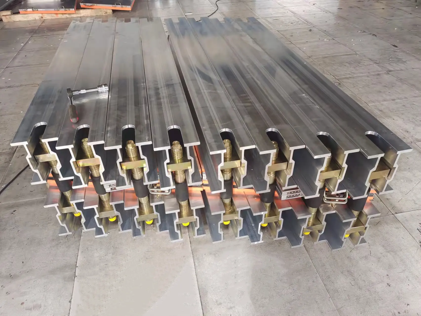 1200MM Steel Cord Conveyor Belt Press Machine For Hot Vulcanization