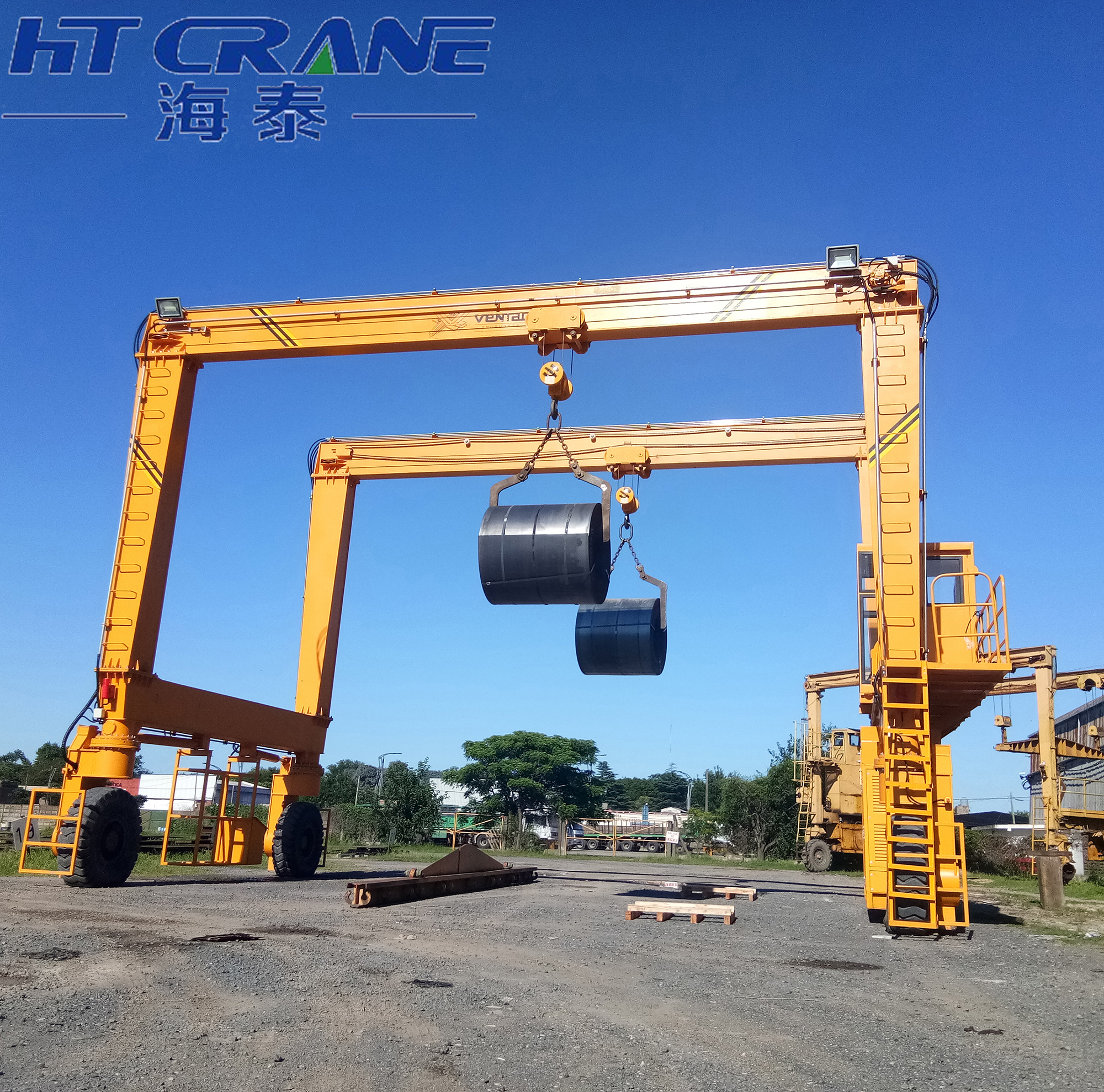 Резиновый козловой кран RTG
