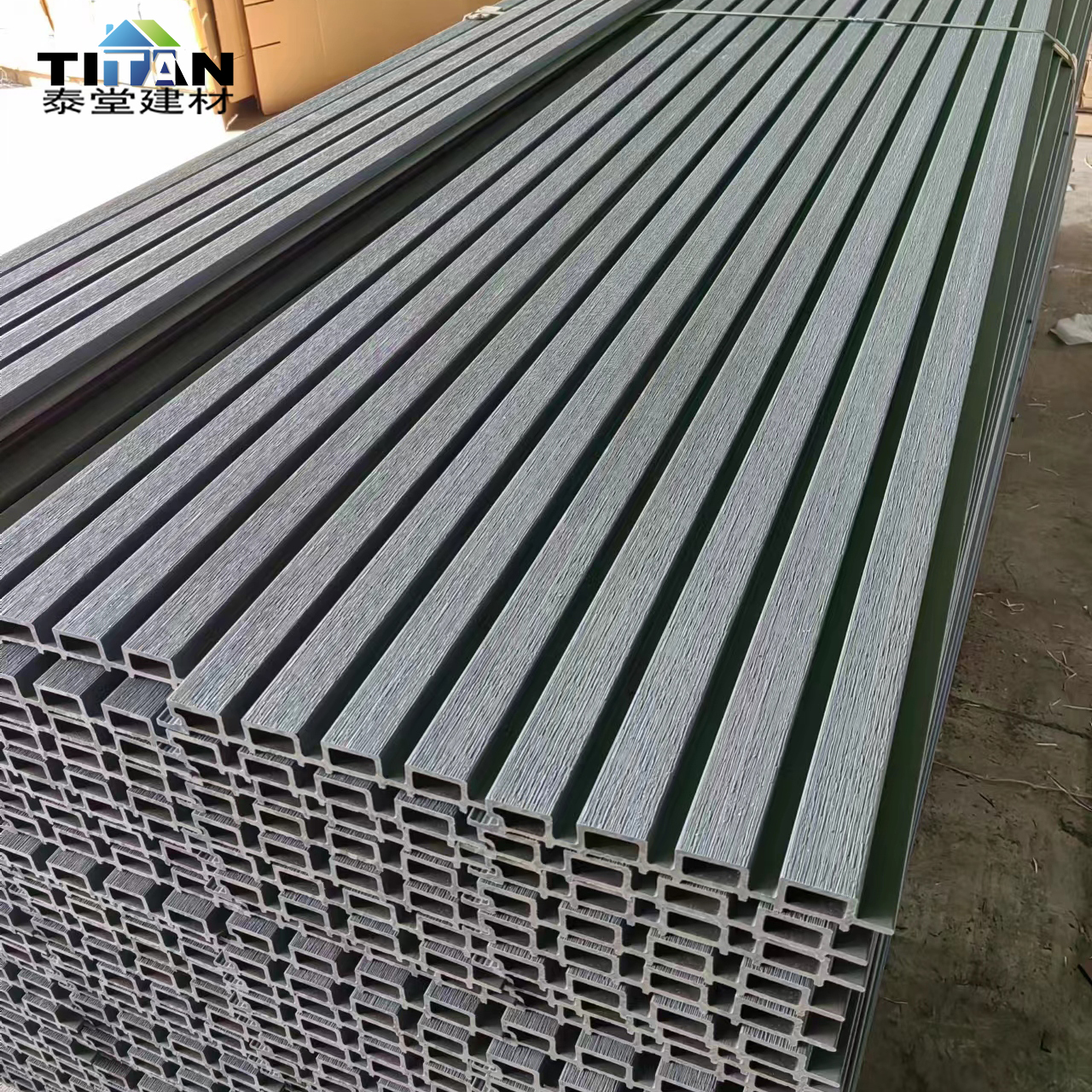 Lambrin Exterior Pvc Wpc Wall Cladding Modern Style Wood Grain Plastic Timber Composite Facade Slat Wpc Wall Panel Outdoor