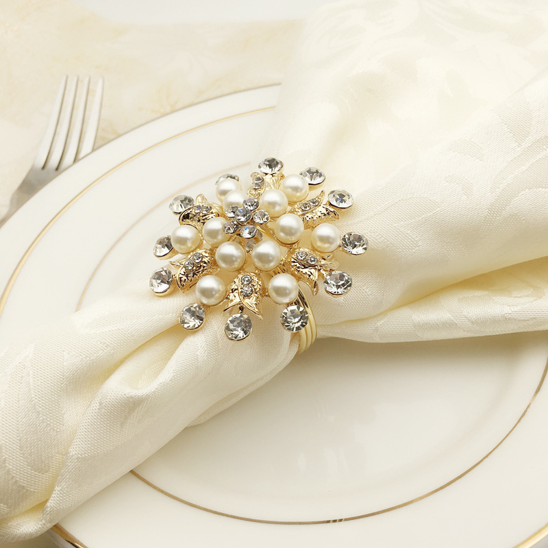 New Arrival Metal Rhinestones Flower Napkin Ring Holiday Party Dining Table Decoration Alloy Napkin Buckle Gold Wholesale Prices