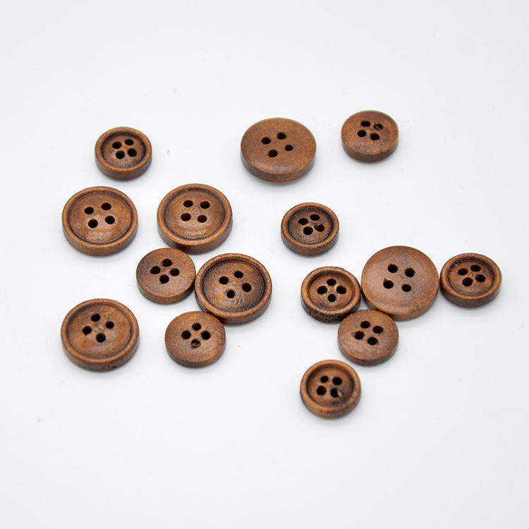 Factory Fashion Wholesale 4 Holes Natural Crafts Wooden Button Round For Clothes/Garment/Shirt