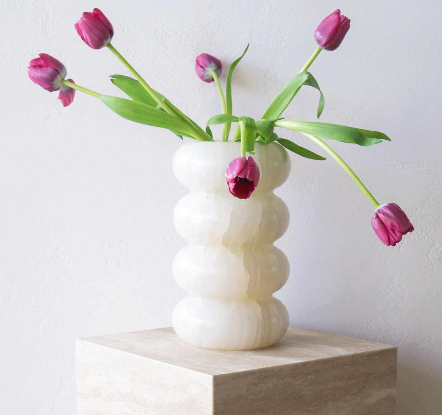 Elegant White Onyx Flower Vase Home Ornaments Natural Stone Vase Spiral Luxury Marble Flower Vase