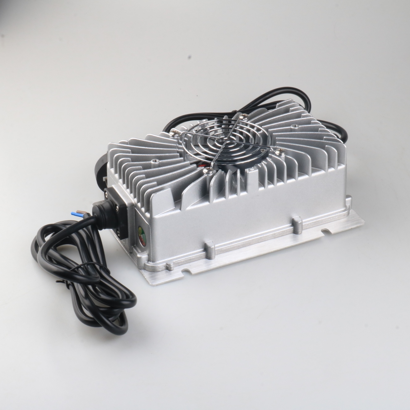 Индивидуальное водонепроницаемое зарядное устройство LNLEE Lifepo4 43,8 V 8A 10A с CE ROHS