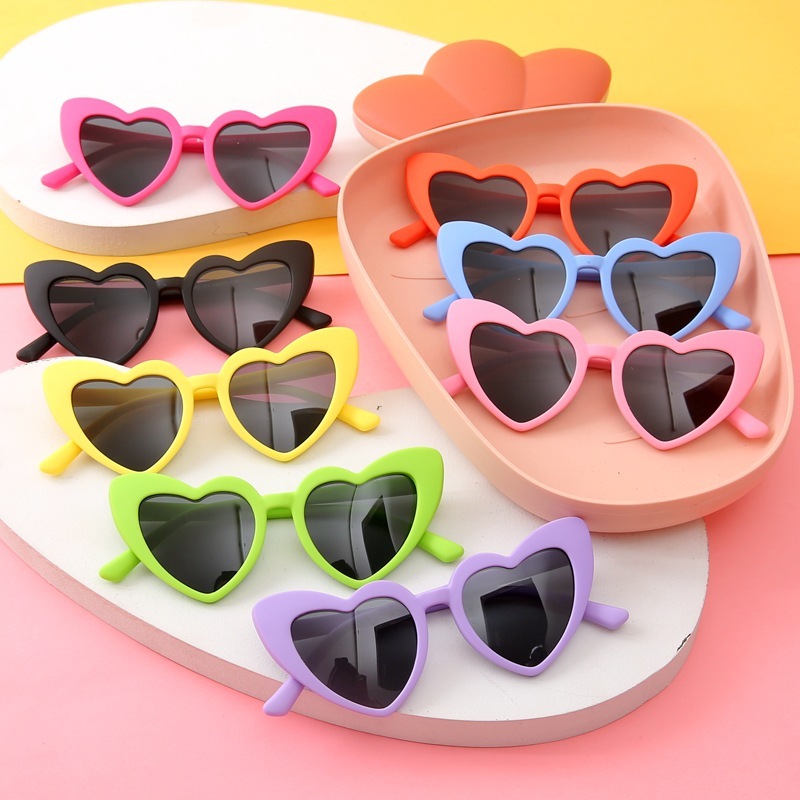 2024 New Wholesale UV400 Boys Girls Hearts Shaped Pink Fashion Love Baby Glasses Heart Kids Sunglasses