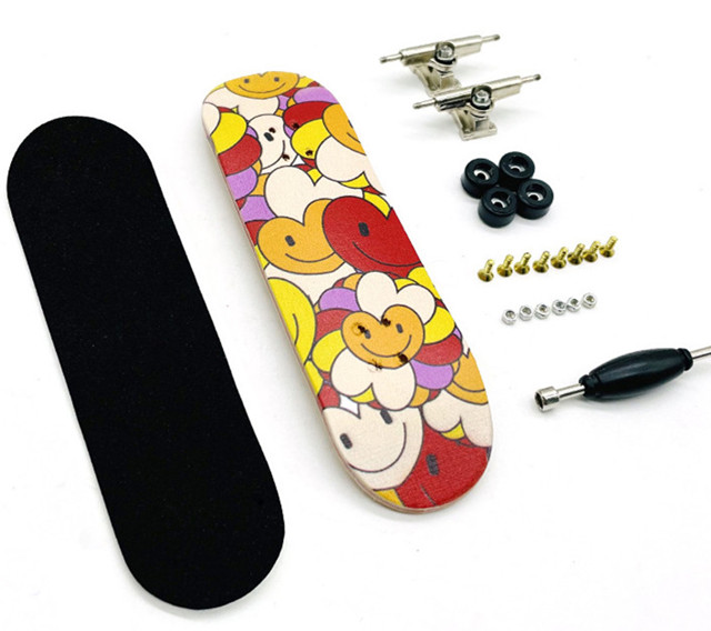 Дешевые 5-этажный кленовым грифом пластиковая детская настольная игра Tech Deck Пальчиковый скейтборд гриф кататься на коньках