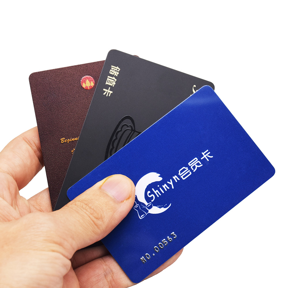 Индивидуальная Высококачественная смарт-карта RFID из ПВХ с номером горячего штамповки, карта участника RFID