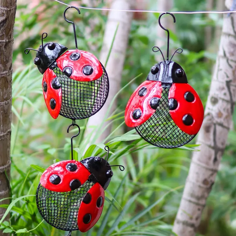 Liffy 2021 New Metal Mesh Ladybug Bird Feeder Hanging OEM Bird Feeder Garden Decortaion