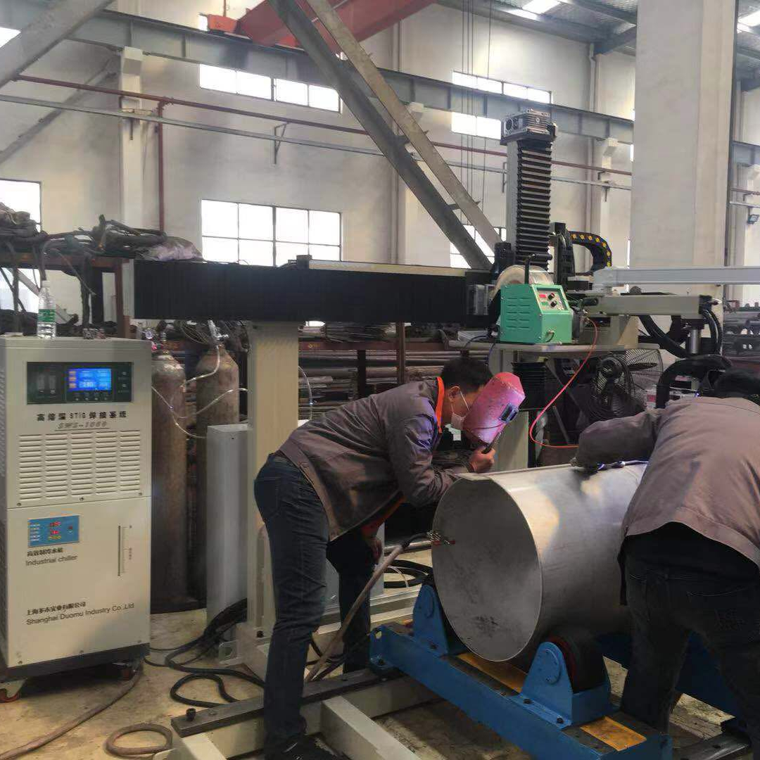 Super tig automatic welding machine of thick plate straight seam