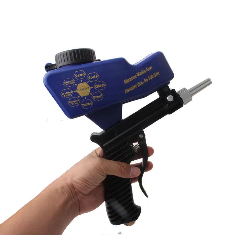 Portable pneumatic sandblasting gun