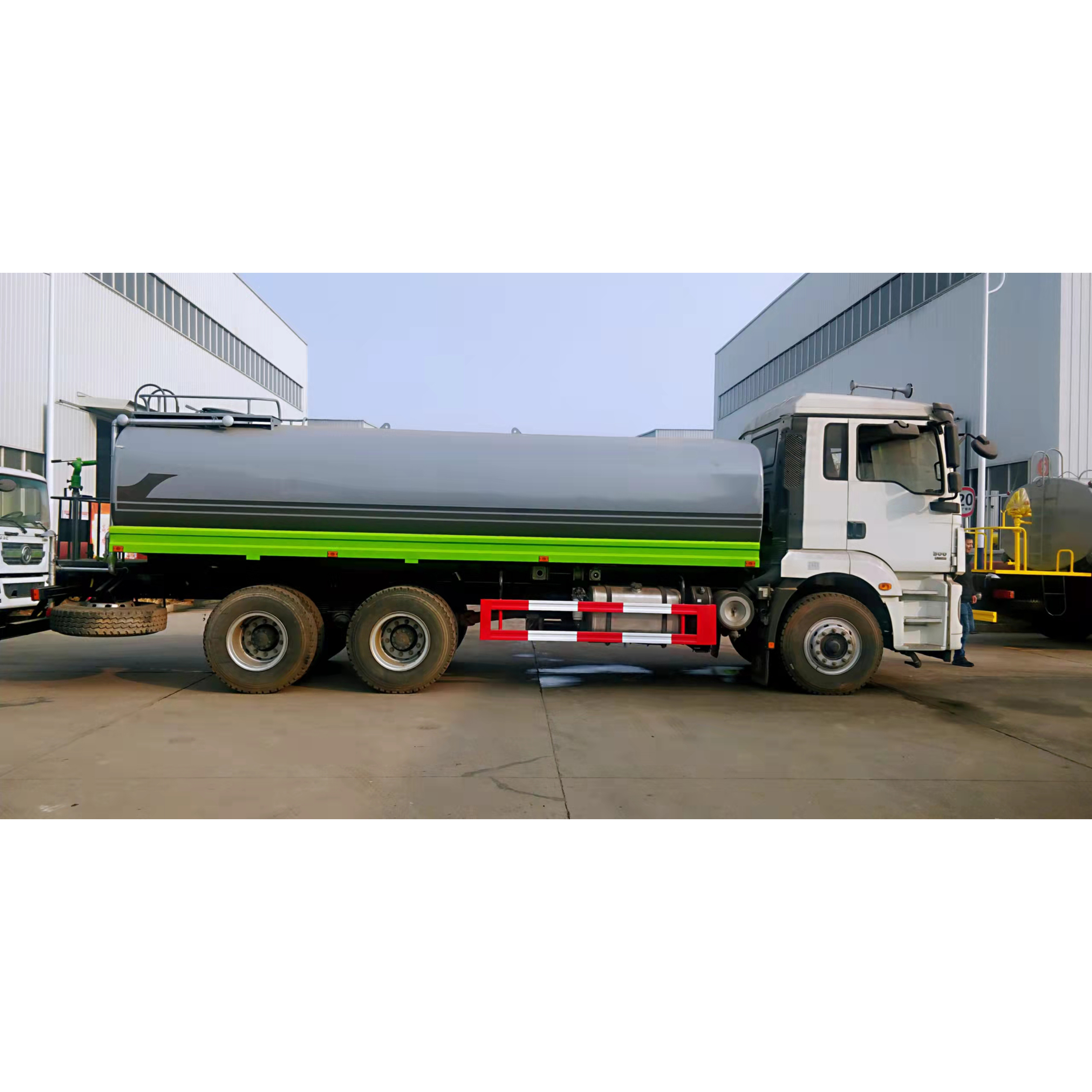 Производители и поставщики цистерн для воды Shacman Shac M3000 в Китае