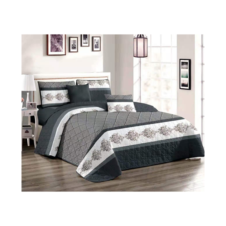 2021 New Arrival Bedroom Equipment Three Piece Wholesale quilted bedspread Bedding Set
