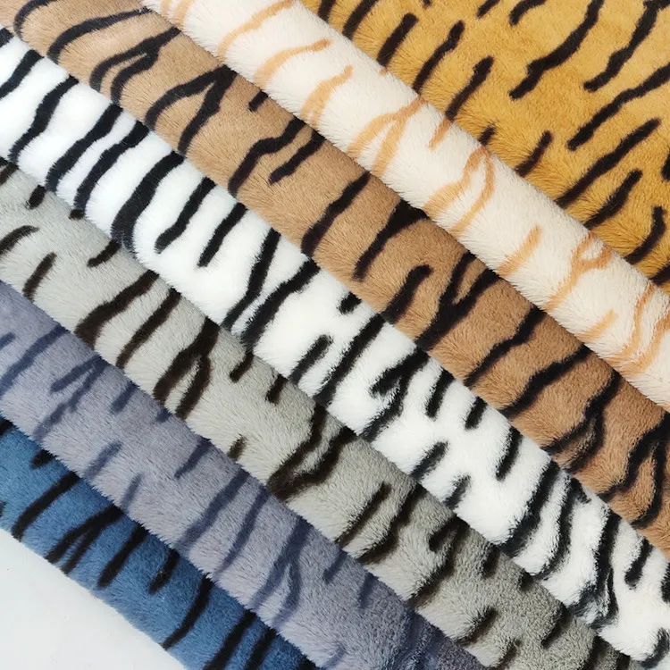 Free Sample 800GSM Knitted 100% Polyester 20mm PV Plush Fabric Tiger Stripe Print Wrap Rabbit Faux Fur Fabric For Blanket