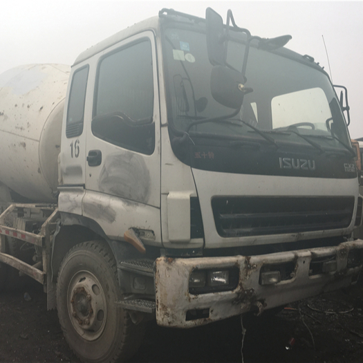 Б/у японская Бетономешалка 9 М3/Isuzu по хорошей цене, в наличии