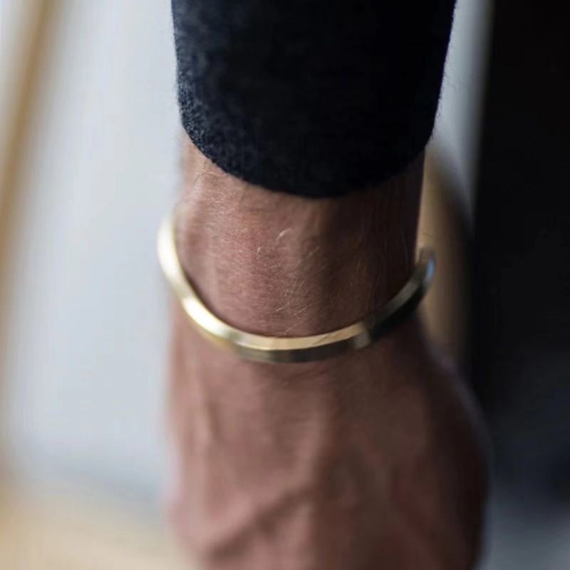 Artilady Manufacturer wholesale open bracelets glossy stainless steel custom gold bracelets for man