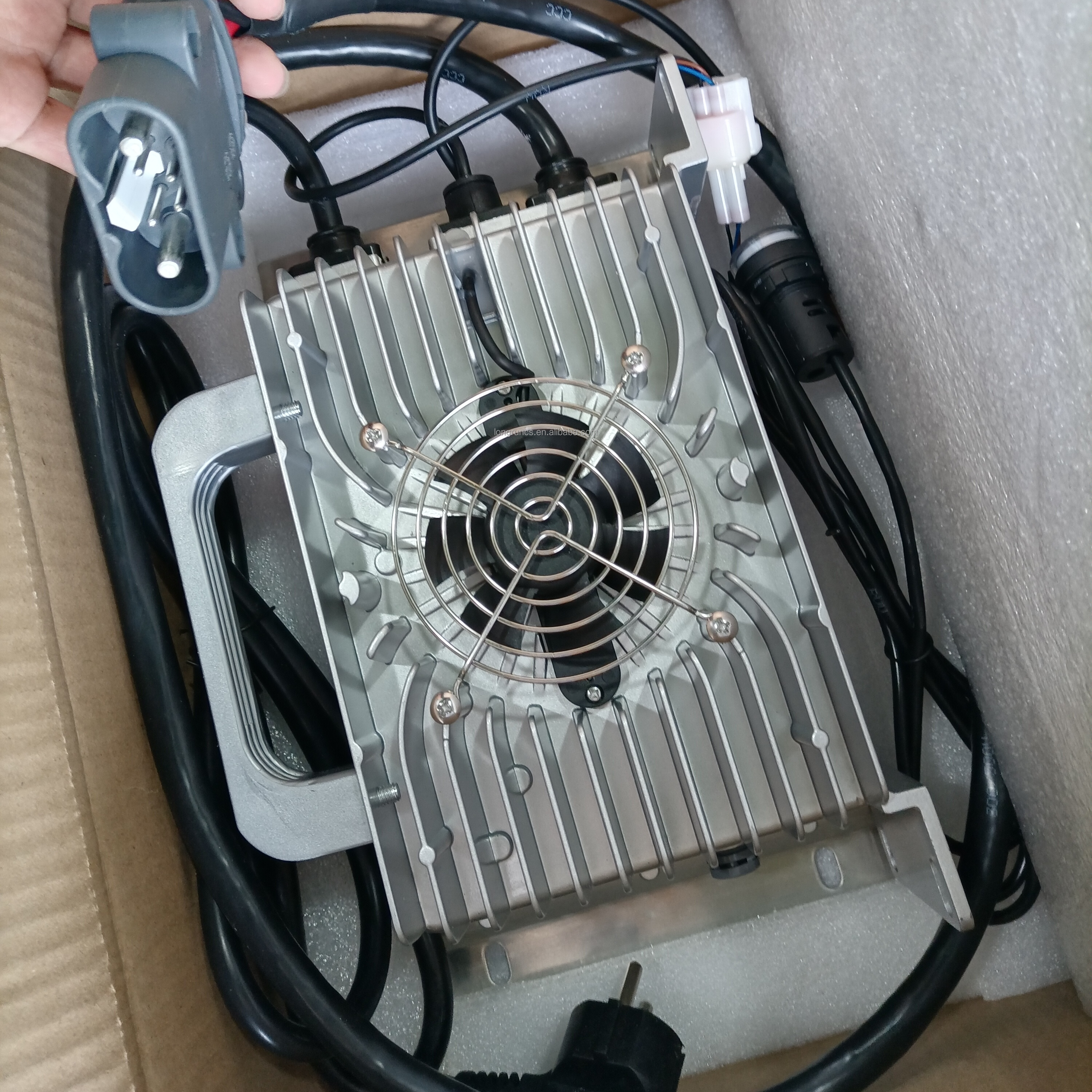 2KW IP67 Full Sealed 48V35A 72V 25A 96V 18A Longrun Series EV Charger on board lithium ion battery charger