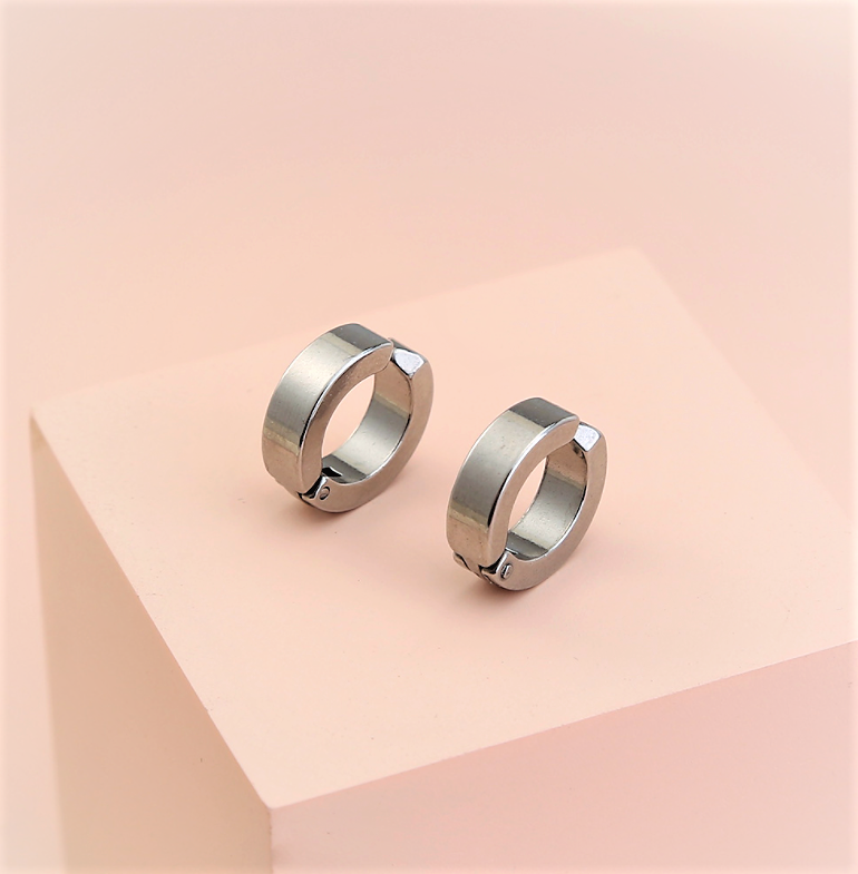 Hip hop stainless steel titanium steel earrings ear clip ear buckle men and women earrings jewelry accessories