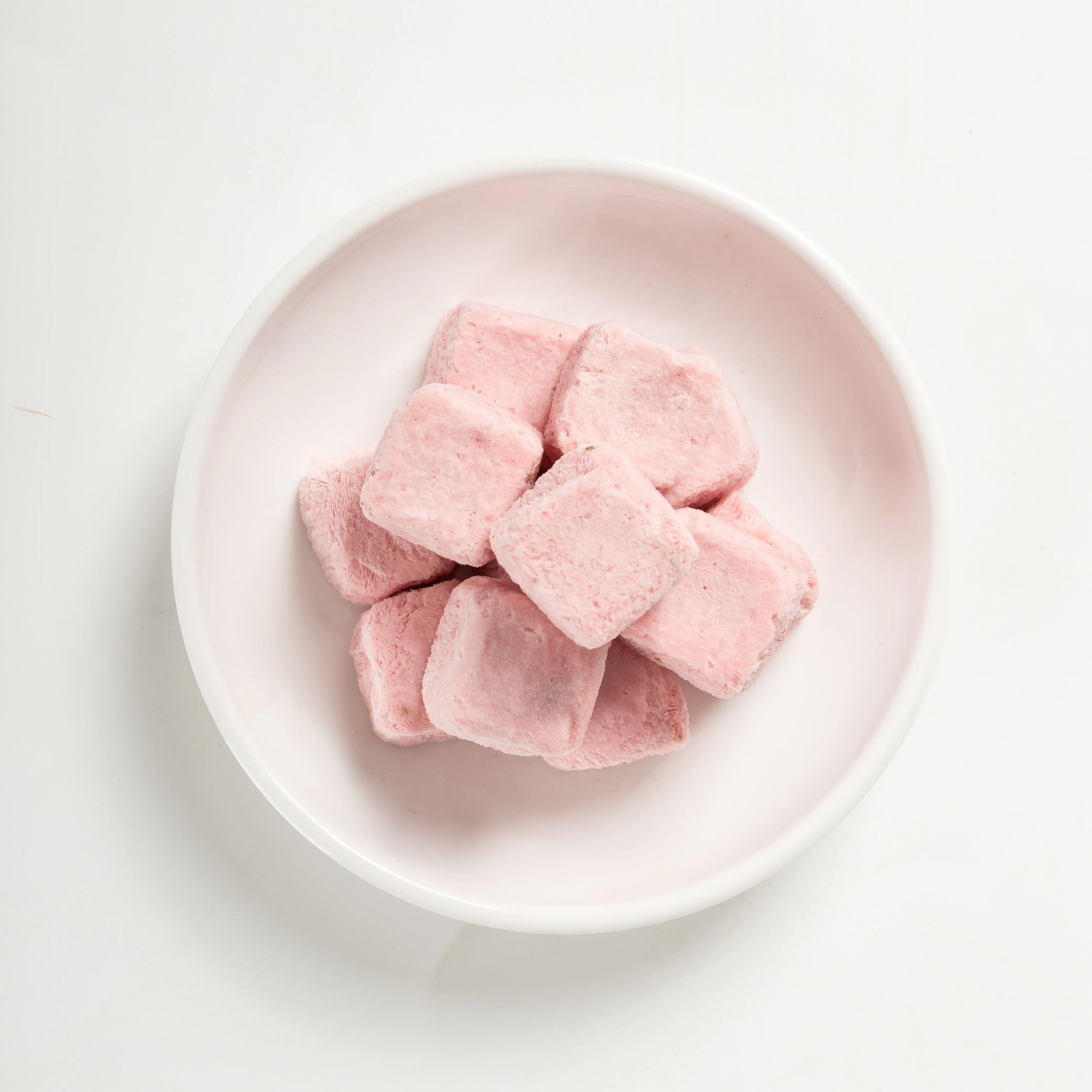 High Quality Popular Freeze-dried Strawberry Flavor Yogurt Cube