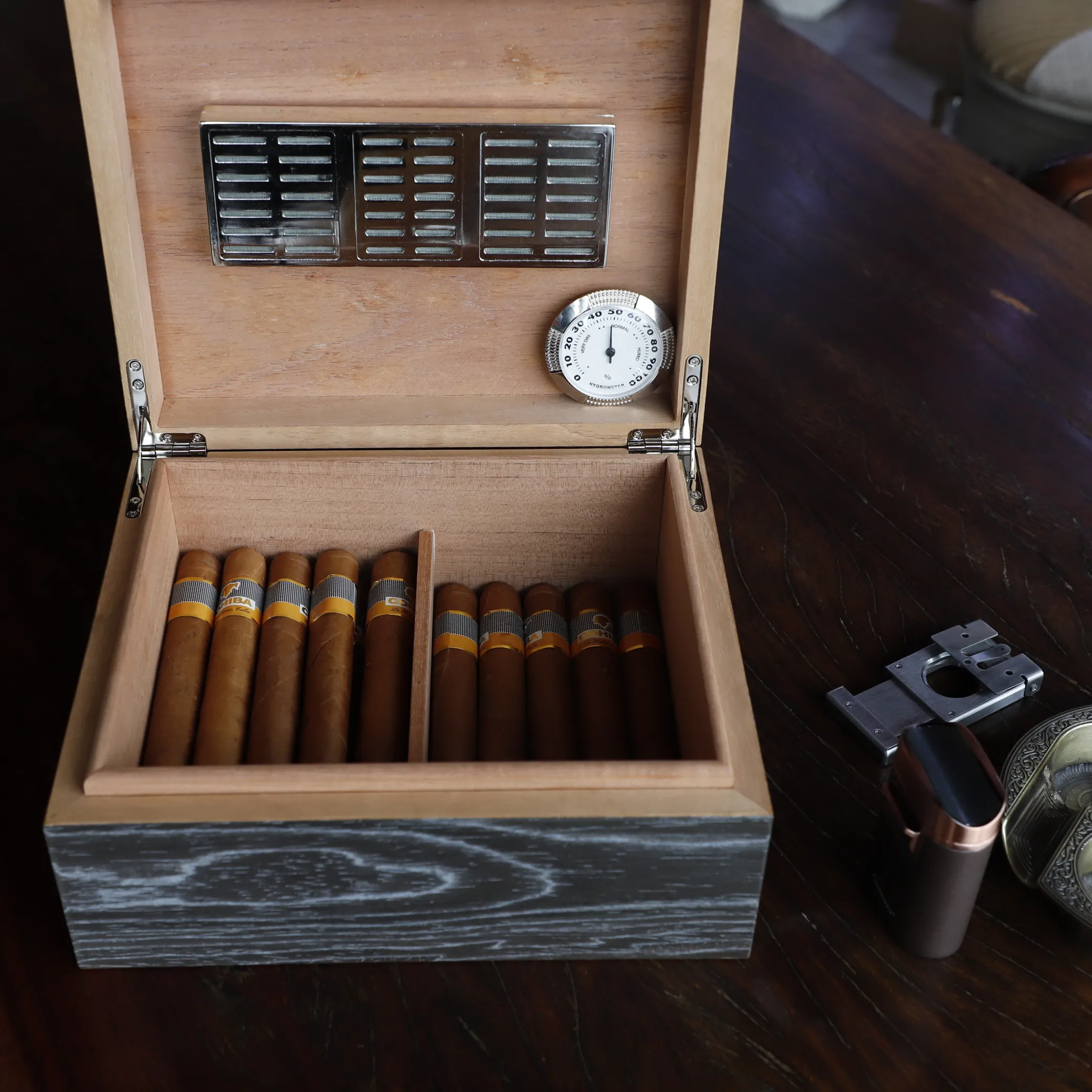 Factory price cedar wood cuban cigar boxes in bulk smooth surface cigar boxes