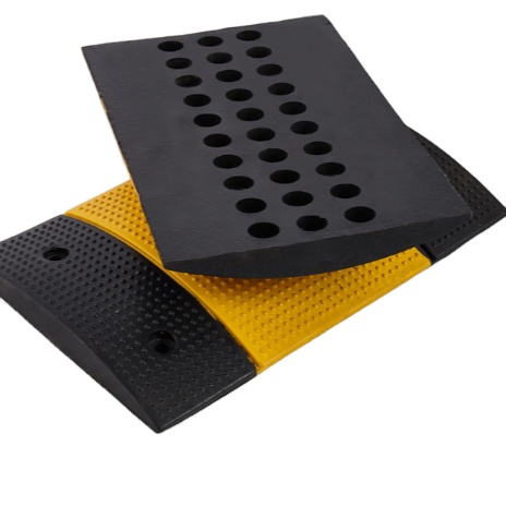 Unbreakable Heavy Duty 500*400*50mm Road Safety Speed bumper / anti-slip Rubber Speed Bump For Sale