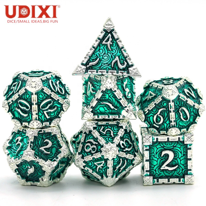 Серебристые Металлические зеленые кости Udixi с шрифтом, многогранные кости для игры в играх на доске или в карточках, Подземелья и Драконы, кинжал, набор костей с шрифтом