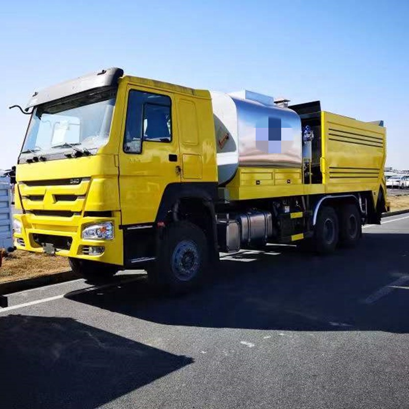 Новый дизайн, высококачественный асфальтораспределитель SINOTRUK HOWO 6x4 10000L 12000L для продажи