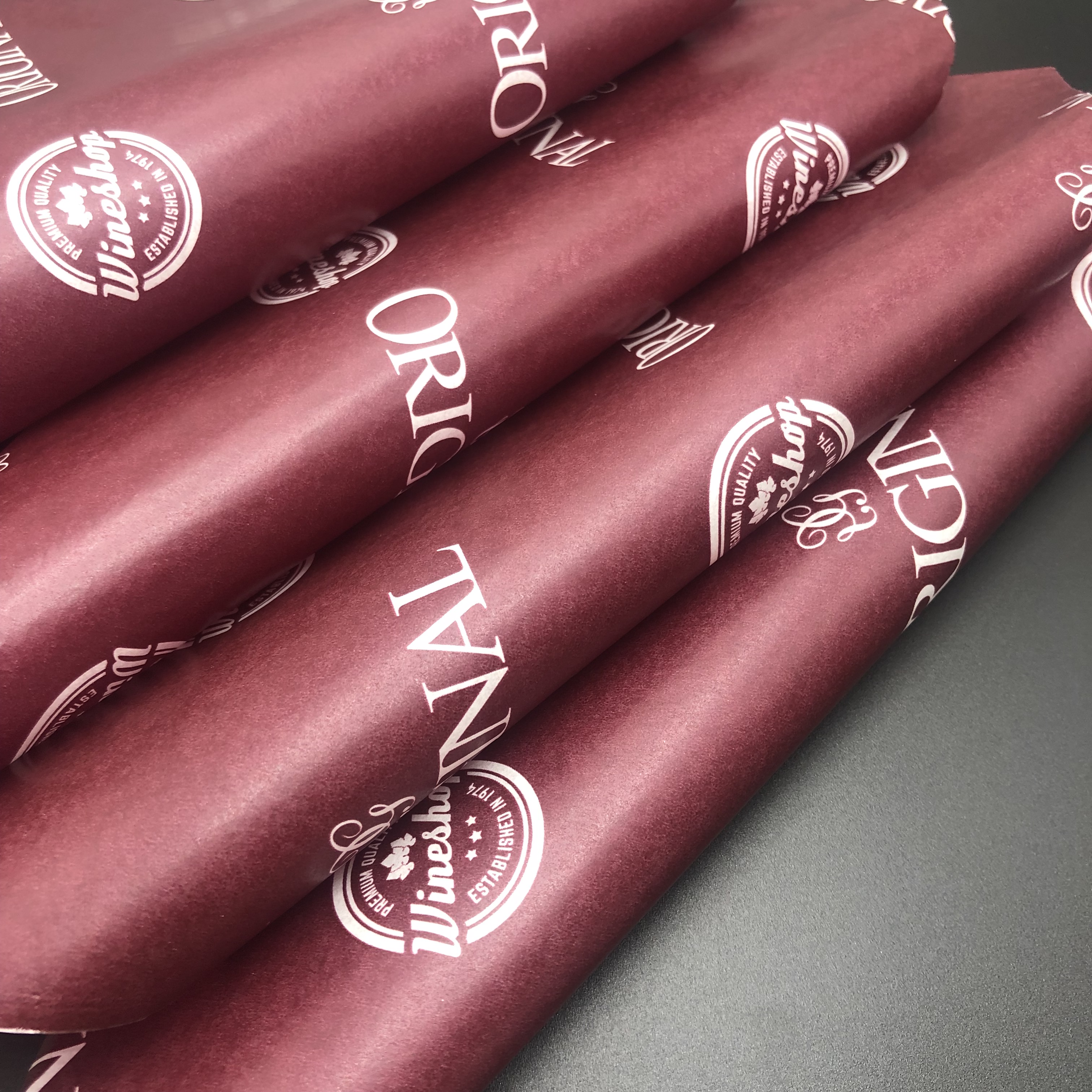 30gsm красное вино оберточная бумага с фирменным логотипом, напечатанным в 40*50 см