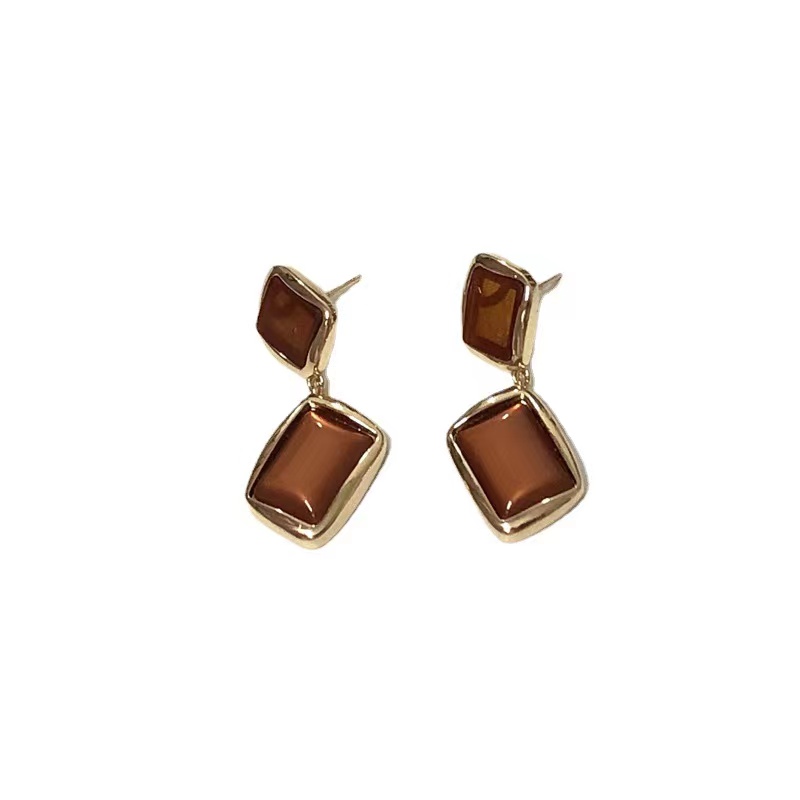 Square Earrings female resin Earrings French niche design retro fashion port style