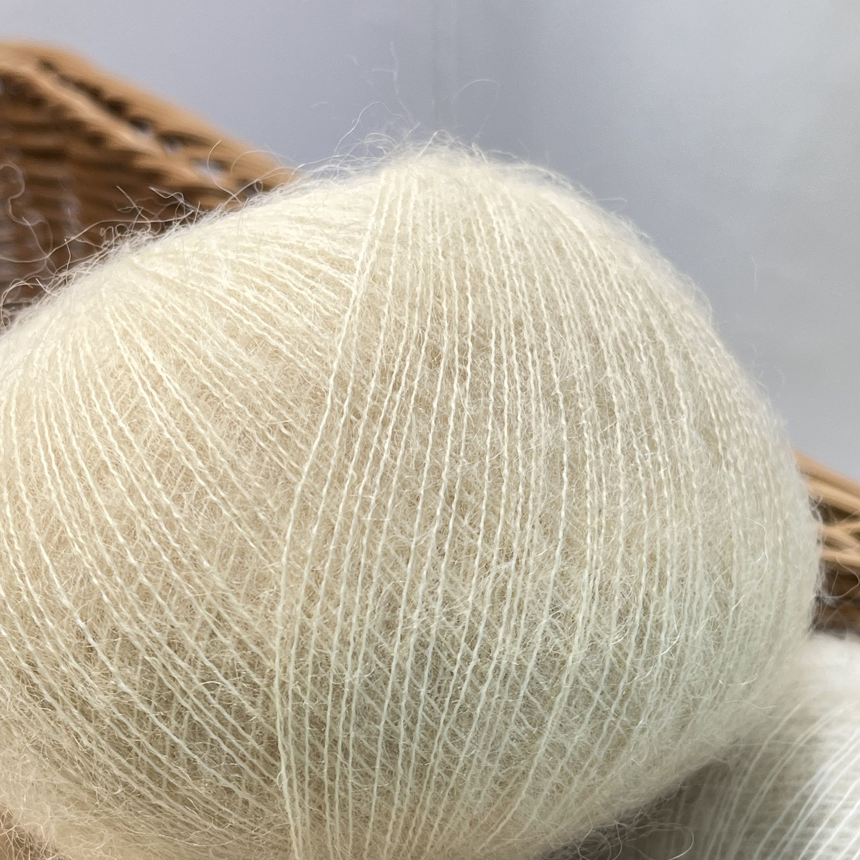 luxury kids wool yarn 32% Superfine mohair 28% wool 40% nylon blended yarn For Knitting mohair Sweater