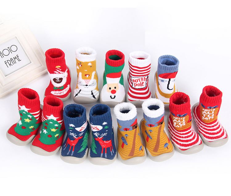 2021 New indoor soft rubber soled socks Baby walking shoes Girls winter non-slip floor Christmas socks for children
