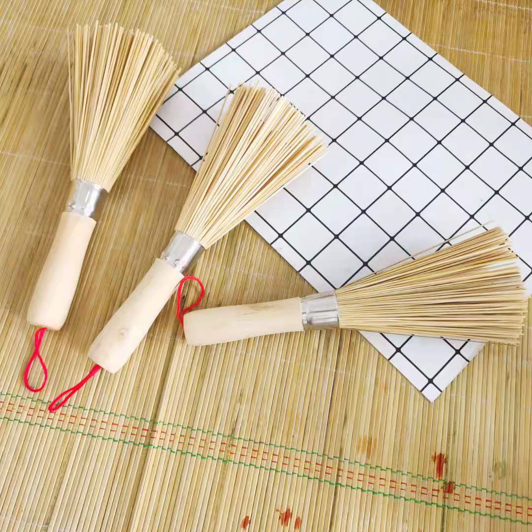 From China New Product Kitchen Cleaning Gadgets Long Handle Bamboo Brush Green Leather Pot Sweep Kitchen Pot Scrubber Brush