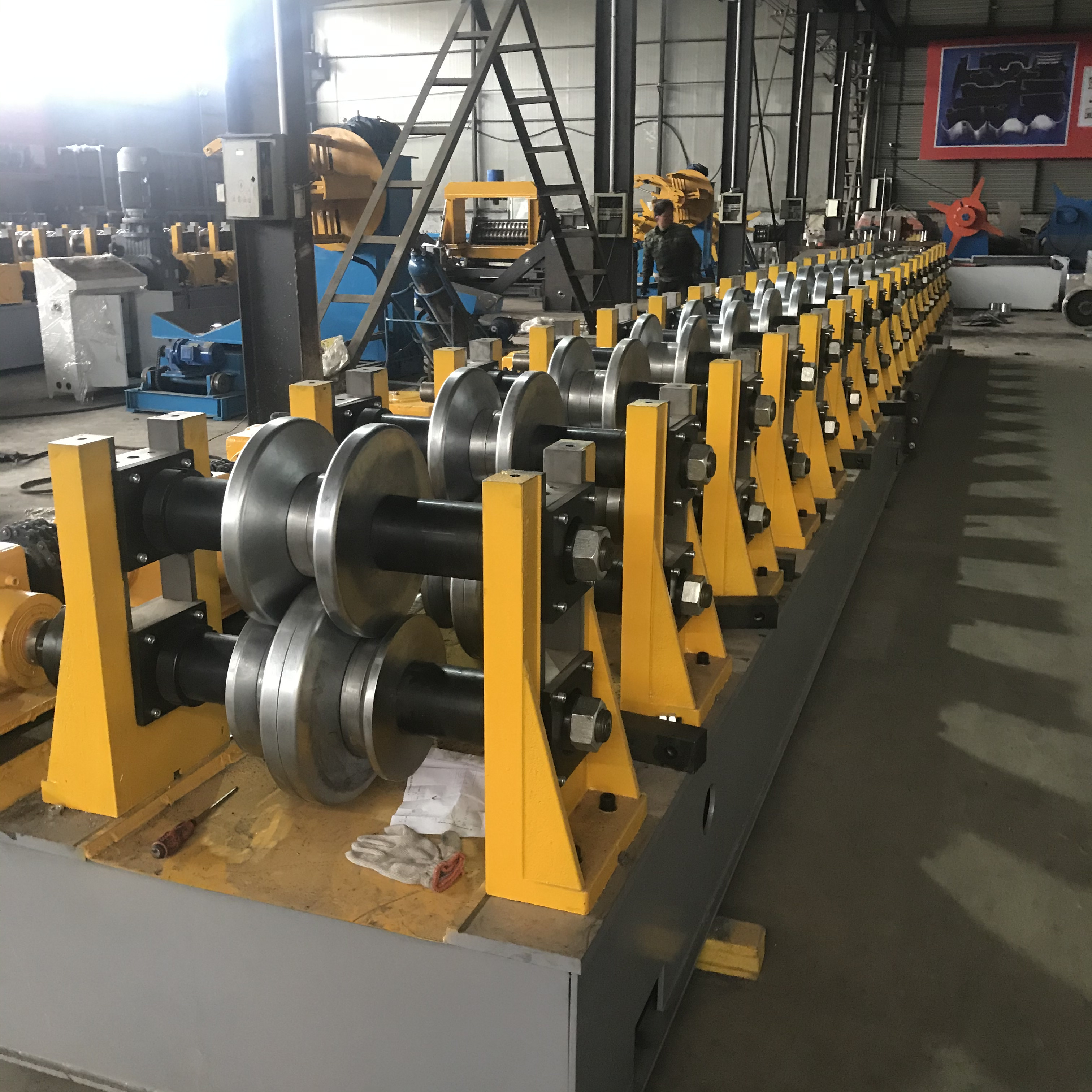 Омега форма Омега профиль делая оборудование C U purline furring канал холодной формовки