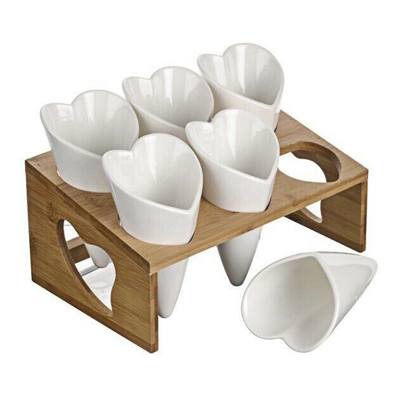 Custom Gifts Wood Porcelain Heart-Shaped Food Snack Serving Bowl Dishes Ice Cream Cones Holders With Bamboo Rack