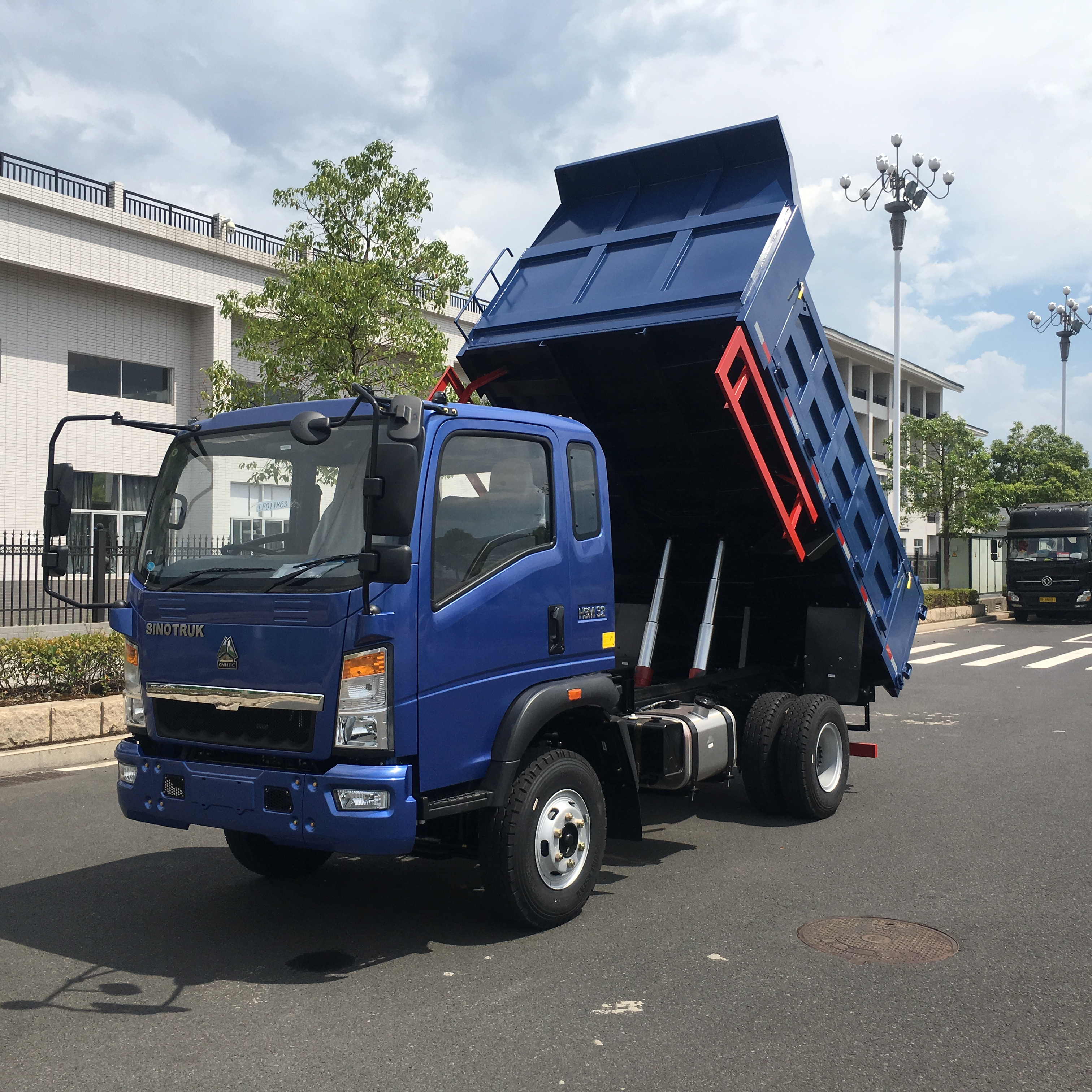 High quality HOMAN 6 wheeler 4-6 tons light duty van cargo truck