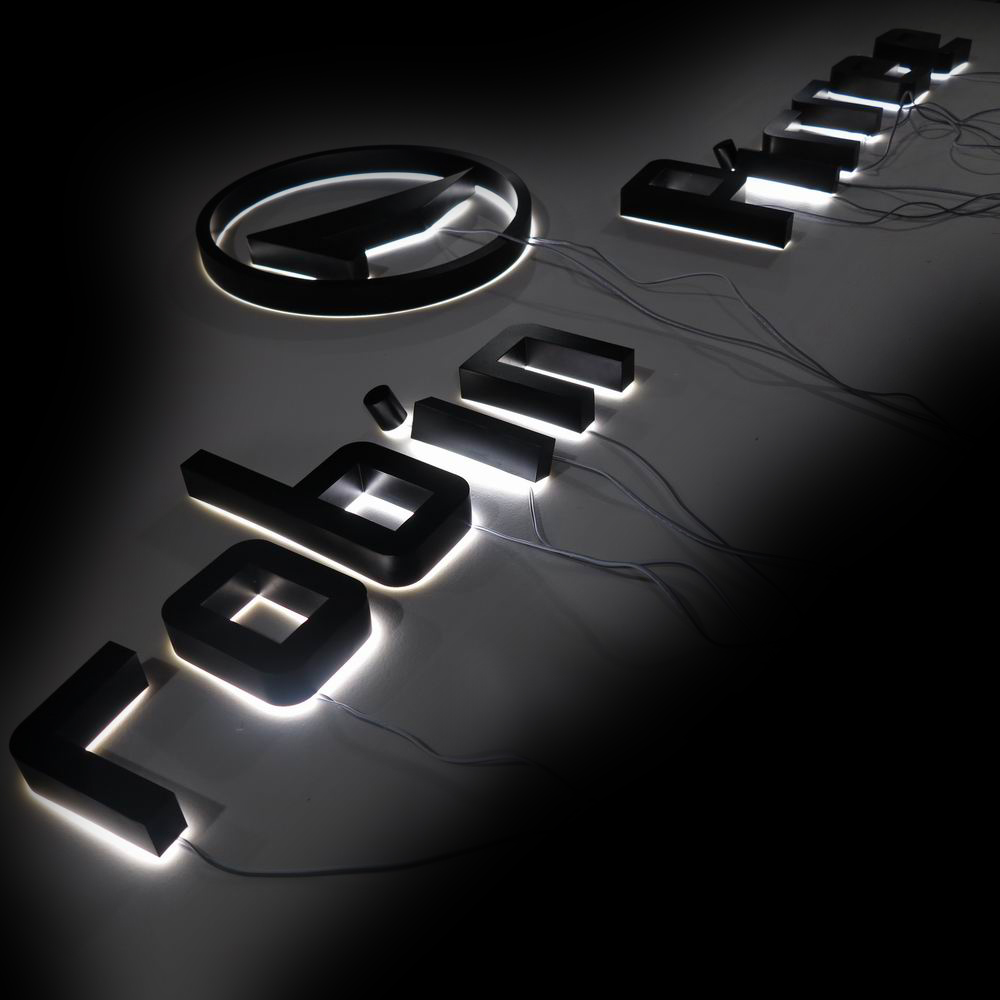 Custom Outdoor Backlit Electronic Signs Wall Mounted Led Electronic Storefront Signs