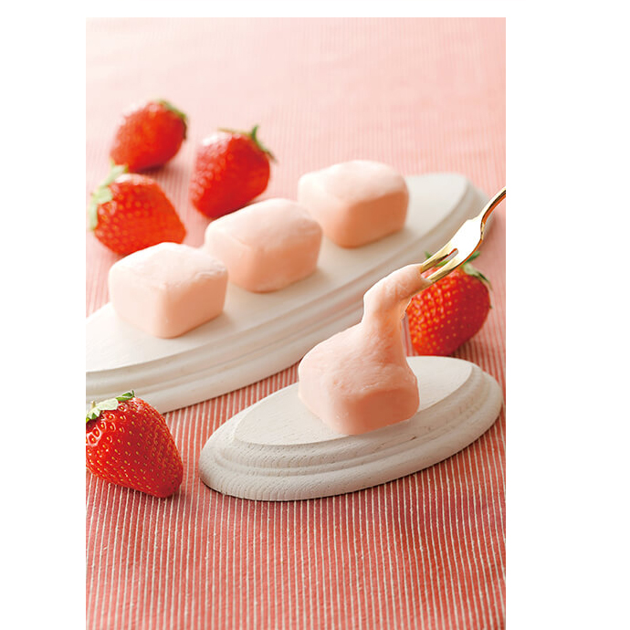 Japanese display frozen strawberry box mini square cheesecake