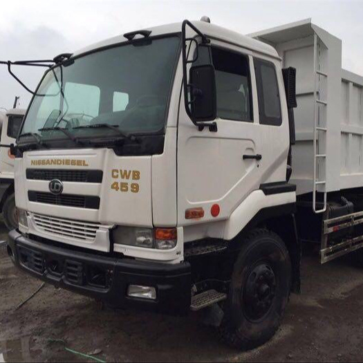 Бывший в употреблении японский самосвал VOLVO/Isuzuu/SINO/HOWO 30 тонн, 6*4 десятиколесный самосвал