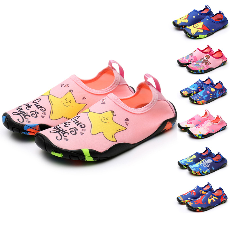 Cartoon beach kids socks antiskid breathable diving socks 2021 summer waterproof socks with rubber sole