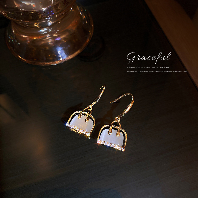 Jewelry Korean East Gate fashion cat personality eye stone inlaid diamond bag Earrings earhook net red temperament design sense