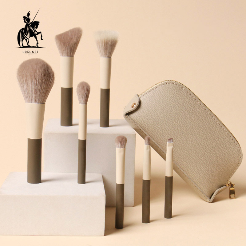 URKUNET-Mini Mirror Travel Makeup Brush Set With Case Bag Synthetic Hair Wood Vegan Custom Logo Mini brushes