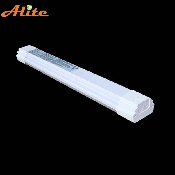 IP65 Linkable LED Triproof Light LED Vapor Tight Non-flicker 0-10V Dimmable ETL Linear Batten Light Linkable on Top or Side