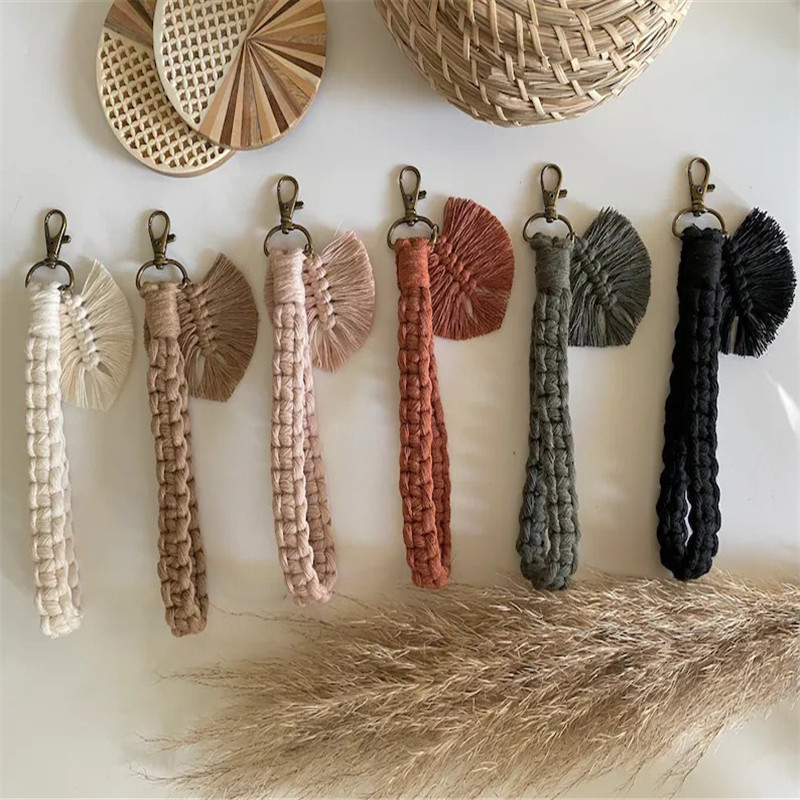 Boho Handmade Woven Macrame Keychain Key Holder Bag Charms Hanging Boho Hand-woven Keychain With Leaf Charm