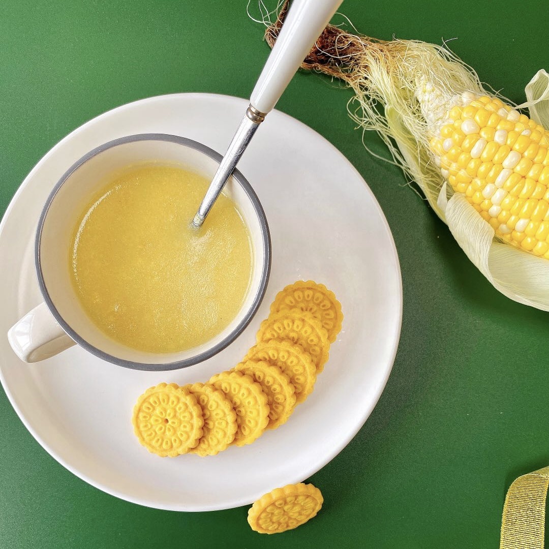 delicious healthy individually storage packing OEM popular snacks thin crisp corn salted biscuits & cookies