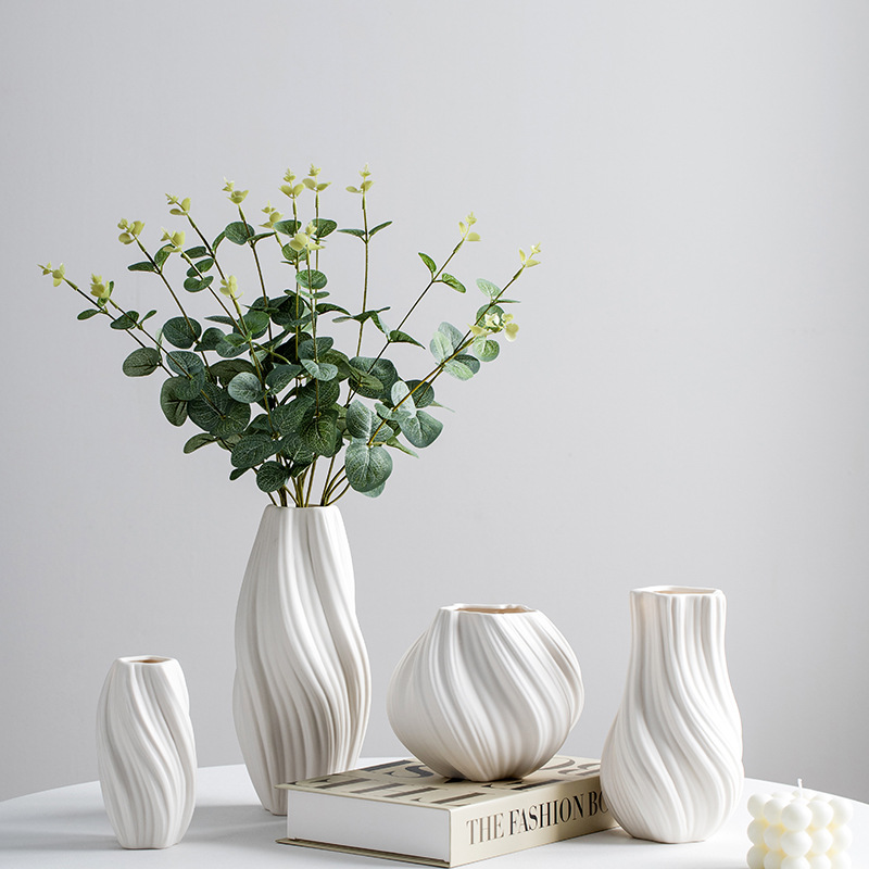 2024 New Trendy Ceramic Flower Vase Set of Four Wholesale Ceramic Vases Will Be a Good Nodic Home Decoration