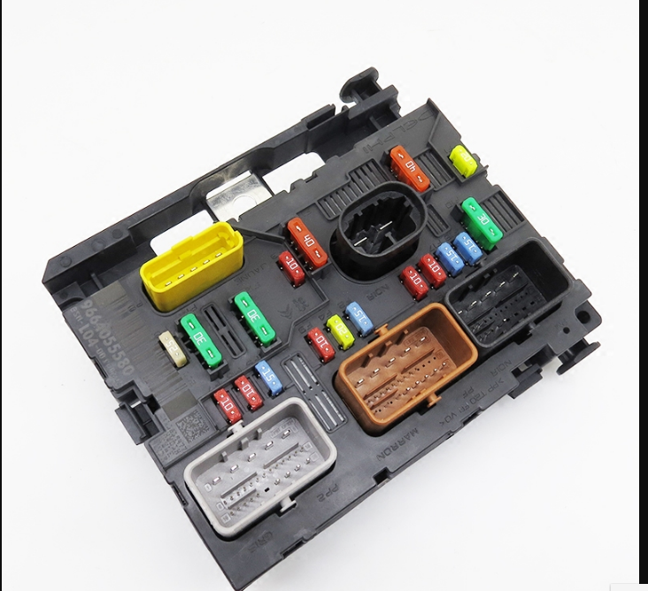 car spare parts Fuse Box Unit Assembly 9657608580 6500Y1 For Citroen C3 C5 C8 Xsara Peugeot 206 307 406 807 Partner