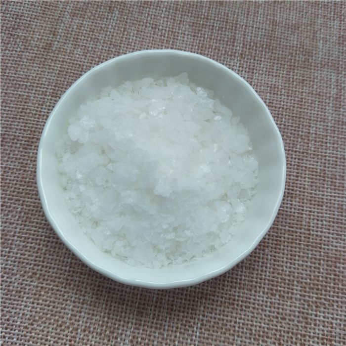 Factory supply iso borneol flakes crystal cas 507-70-0