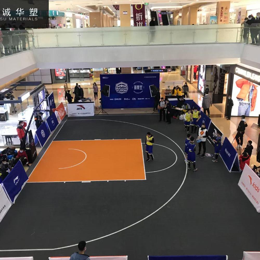 Цена по прейскуранту завода напольная баскетбольная площадка 3x3 fiba одобренный баскетбольный пол плитки блокируя пол