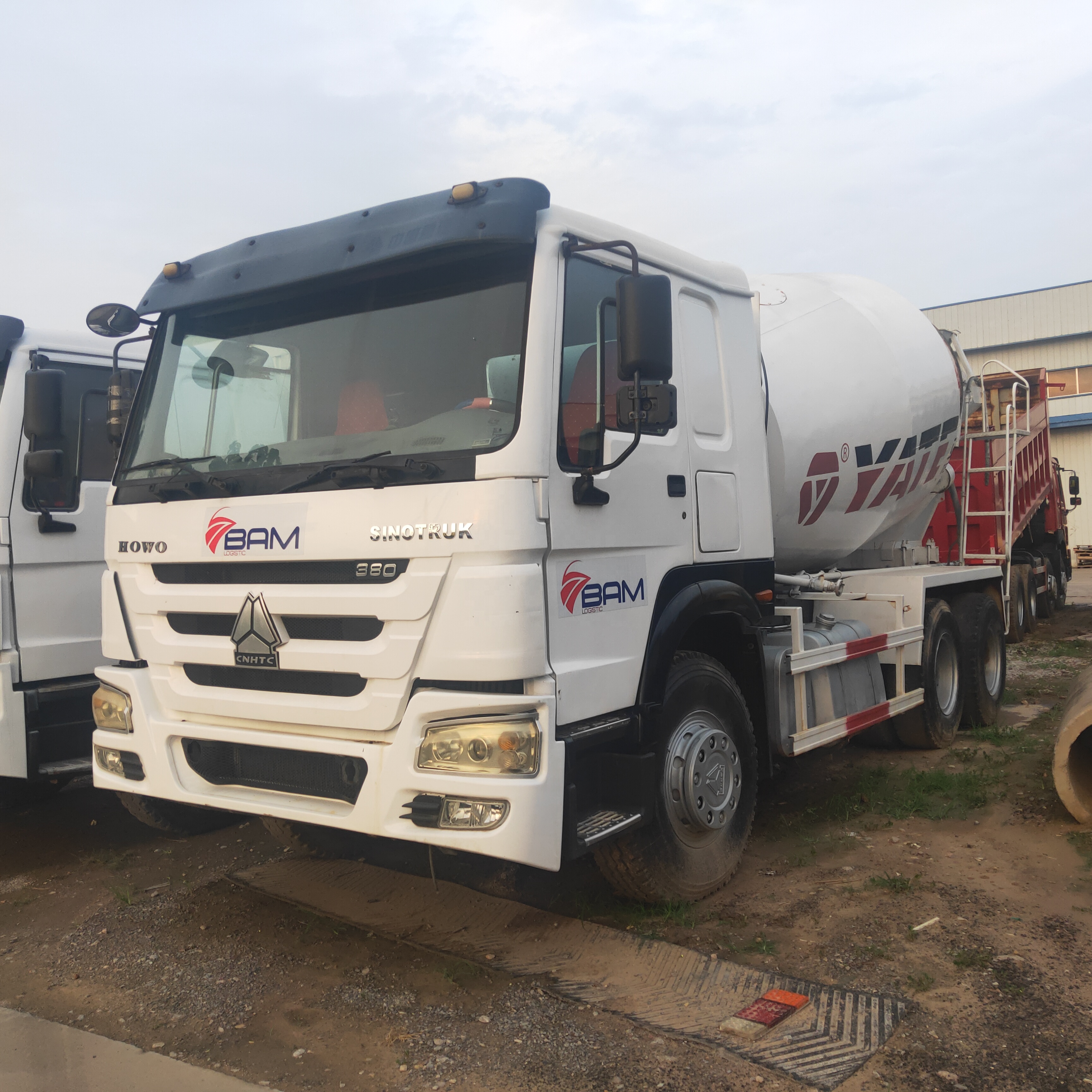 Used Sinotruk Howo 380 6x4 Concrete Cement Mixer Truck Lorry Concrete Transit Mixer Construction Truck 10 CBM Cement Tank Truck