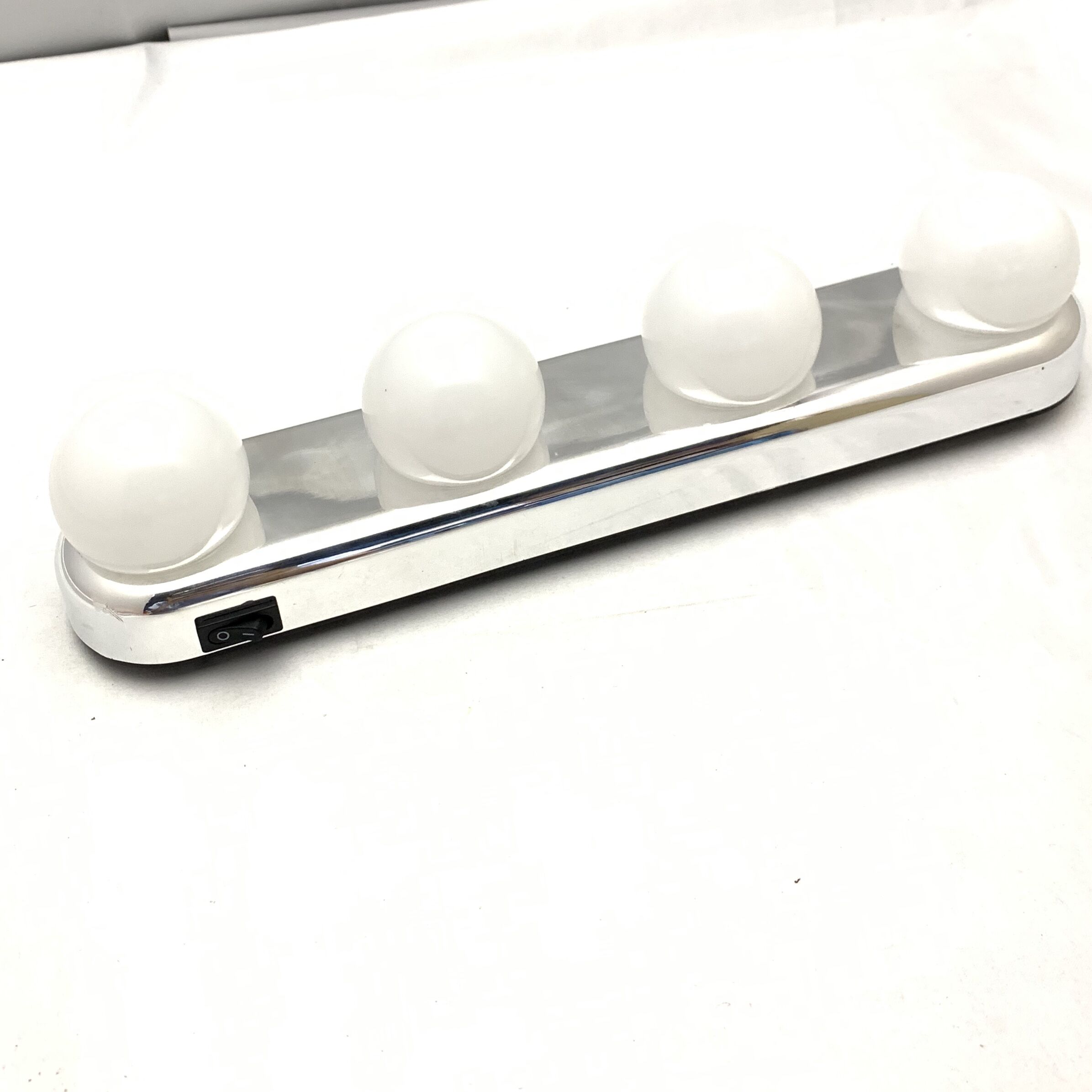 Super Bright Make Up Light Cordless Design 4AA Battery Powered Supplement Lamp 4 LED Bulbs Vanity Mirror Lights