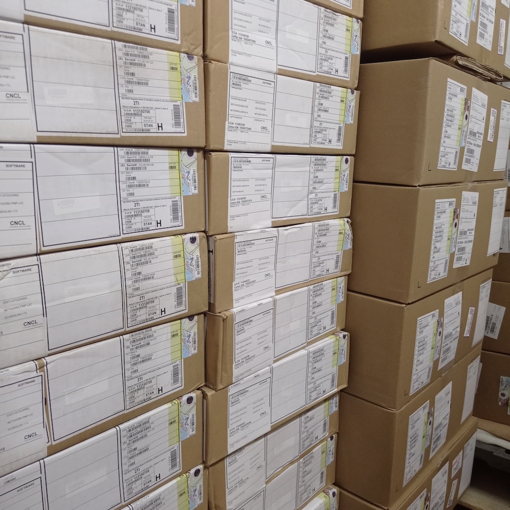 C9300-24S-E cataly 9300 24 GE SFP порта, модульные uplink переключатель большой центр обработки данных Настенные переключатели новый в оригинальной коробке F/S